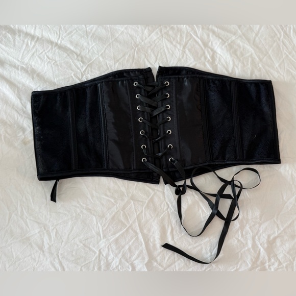 Accessories - Chic Black Lace-Up Corset Belt